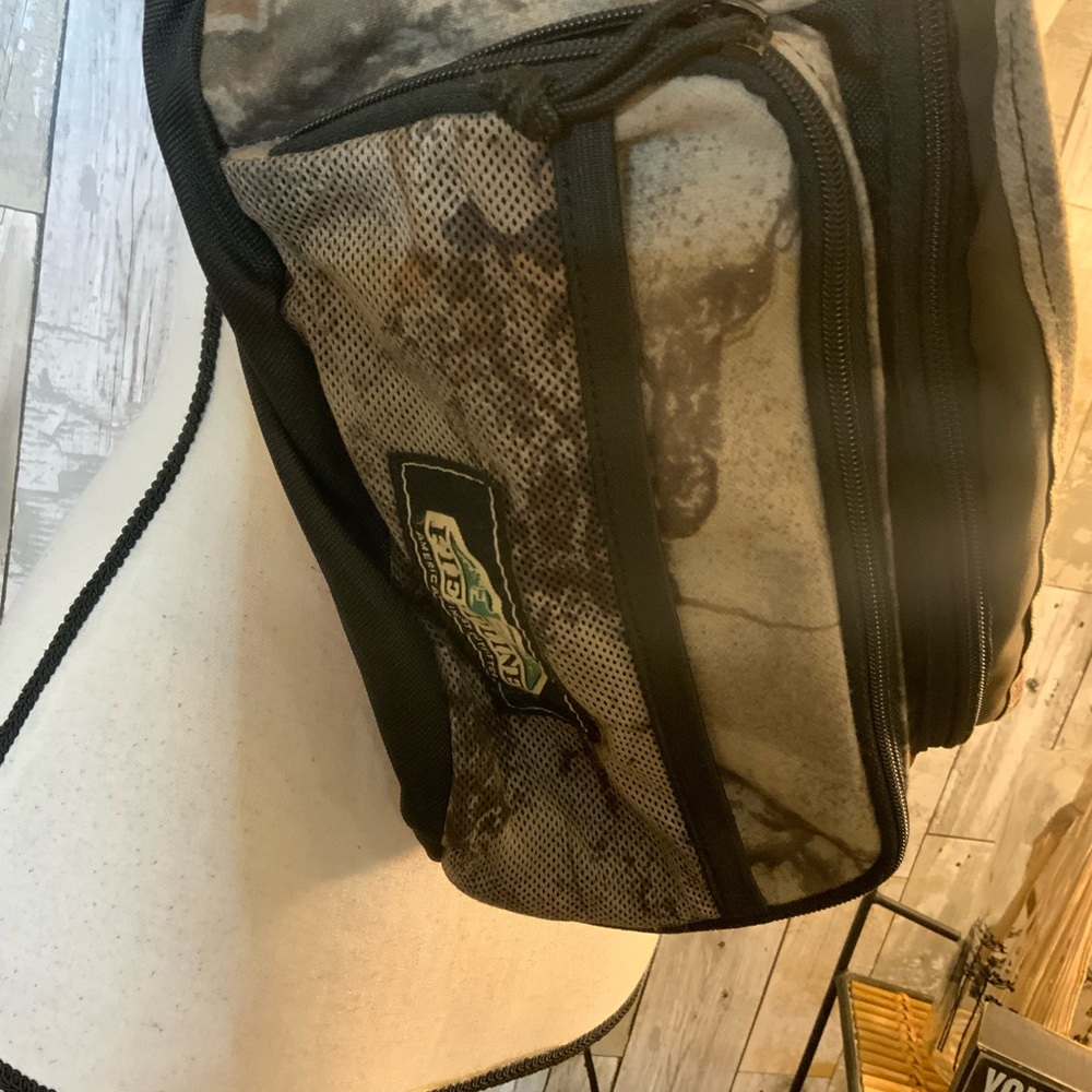 Fieldline camo Fanny pack. Great for days out in the field hunting. - Picture 2 of 5